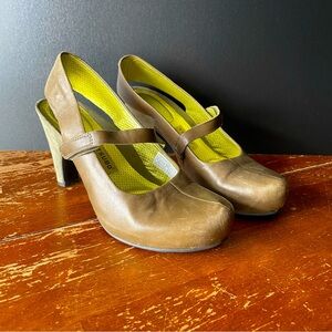 TSUBO Mary Jane Sling back Heels